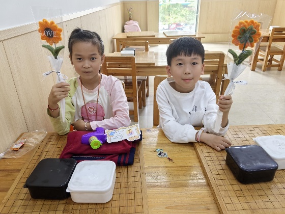 3、為了這個(gè)重要的節(jié)日，棋院為媽媽們準(zhǔn)備了一份小禮物_副本.jpg